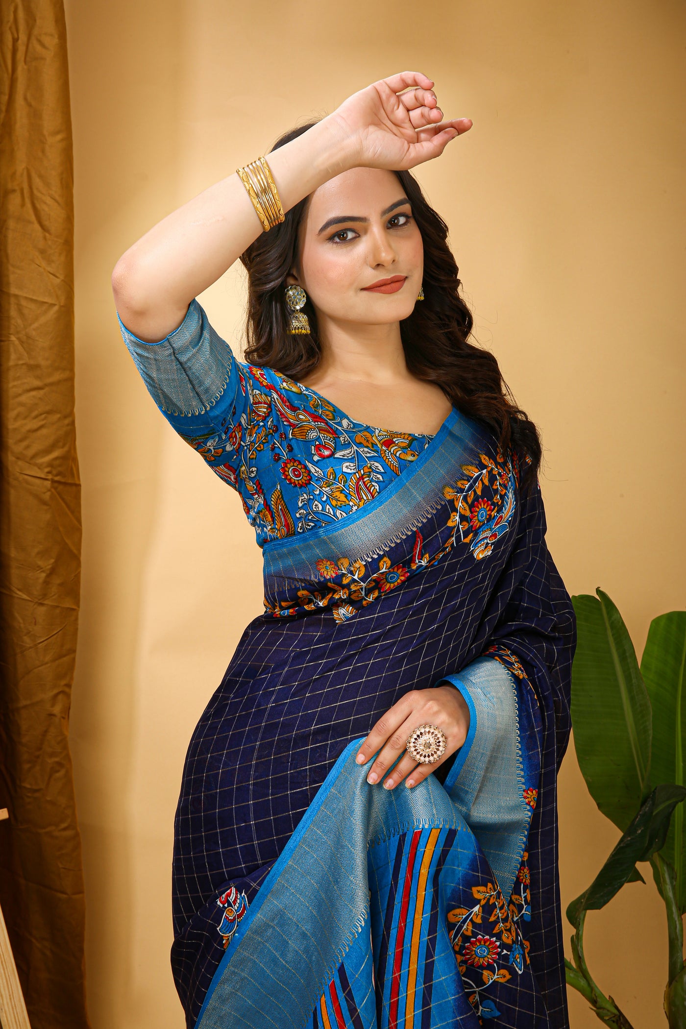 Enchanting Navy Blue Kalamkari Print Saree With Jacquard Border & Contrast Blouse