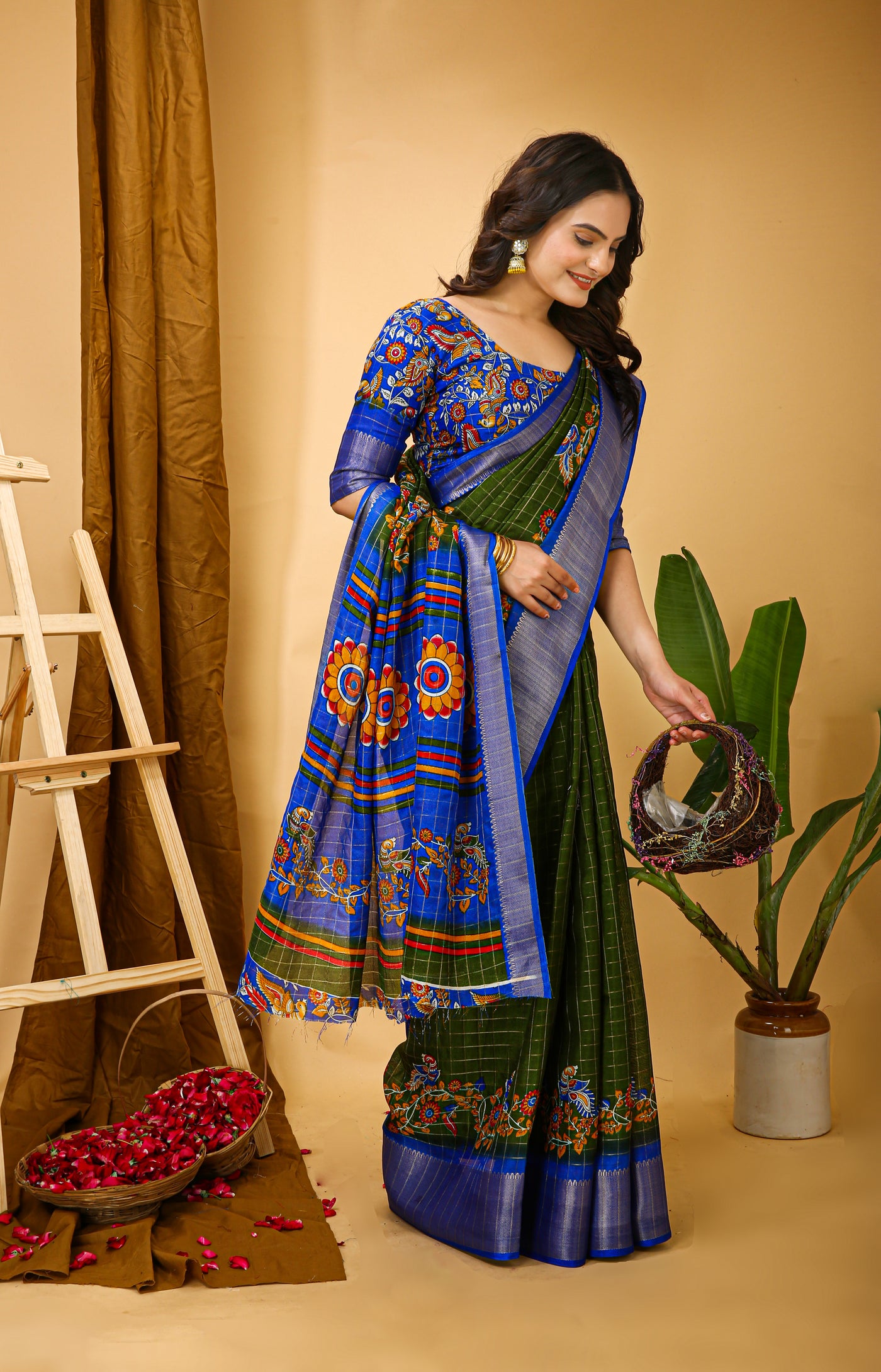 Enchanting Dark Green Kalamkari Print Saree With Jacquard Border & Contrast Blouse