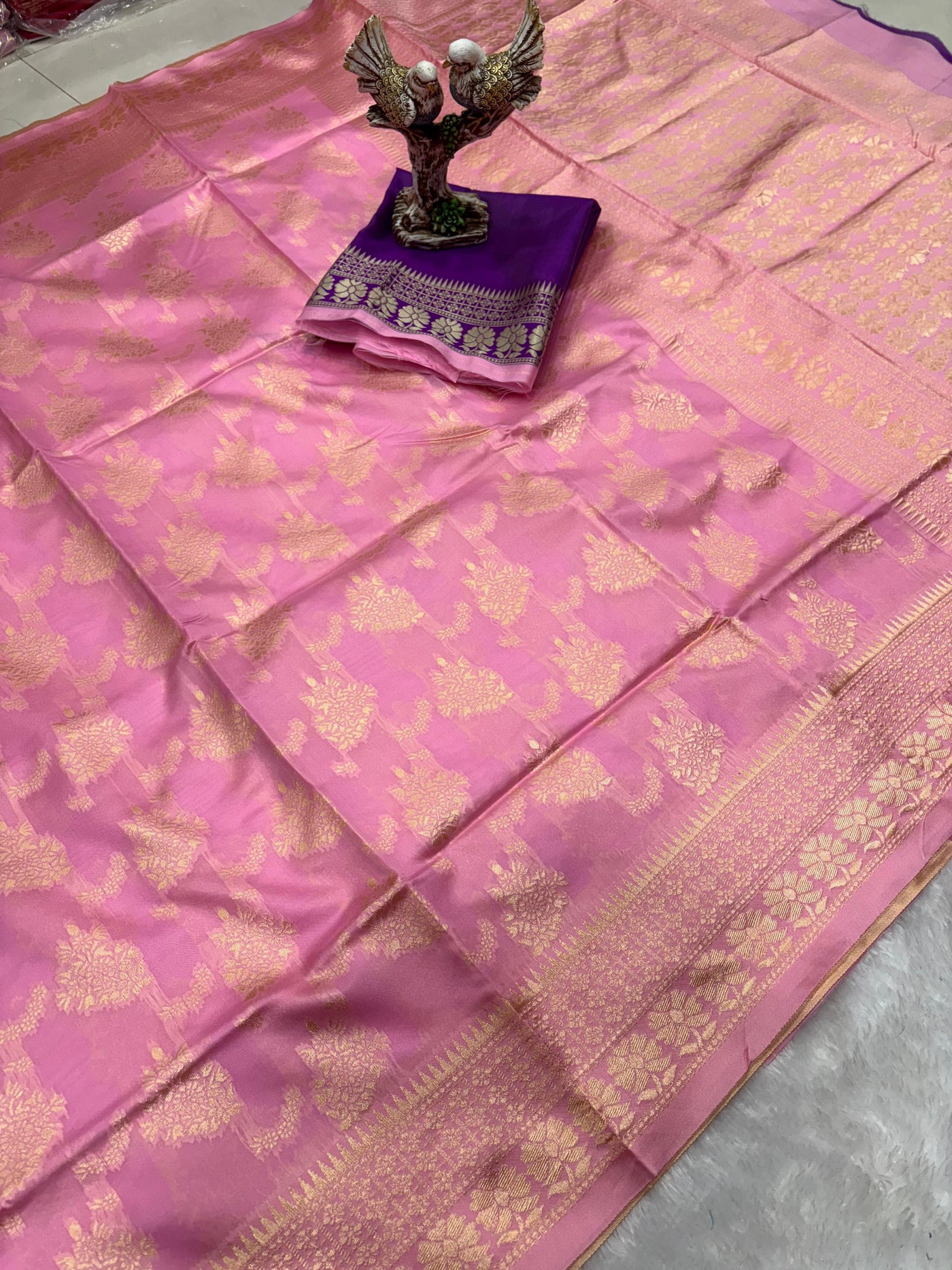 Beautiful Soft Lichi Silk Saree With Jacquard Work With Heavy Brocade Blouse